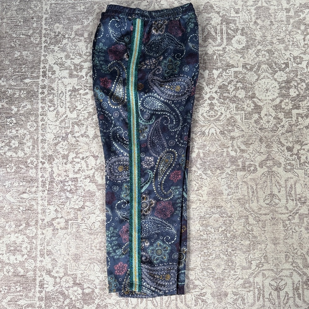 Loungewear. Secret Treasures size large